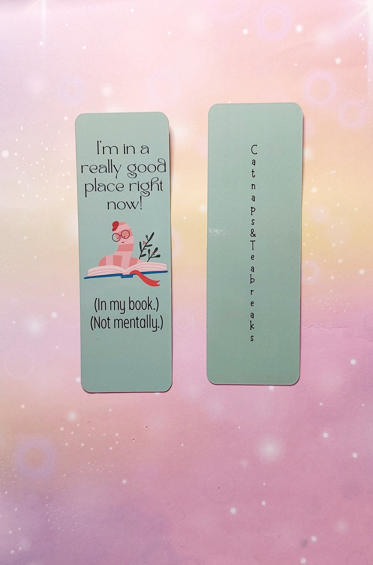 Witziges Lesezeichen Bücherwurm Geschenkidee für Leseratten Mental Health Pun Buch Escapism